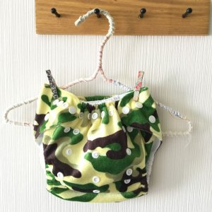 画像2: 「迷彩柄」立ったまま履ける パンツ型ワンサイズおむつ トレパンにも♪カモフラージュ (2)