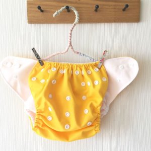 画像2: 「ひまわり」立ったまま履ける パンツ型ワンサイズおむつ トレパンにも♪ヒマワリ イエロー 黄色 (2)