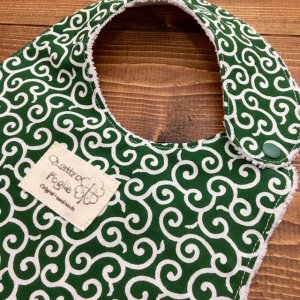 画像2: 【超吸収！魔法のスタイ】 人気の唐草模様【ハンドメイド】マイクロファイバー×コットン生地のよだれかけ【スタイ５枚以上まとめ買いで送料無料！】 和柄 人気柄 泥棒柄 (2)
