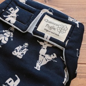 画像2: ジャパニーズ組体操（濃紺）【よつばのおむつ/日本製ハンドメイド】 布おむつカバー （透湿性防水布使用）和柄,お相撲さん、忍者、武士 (2)