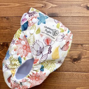 画像2: 【限定SALE】フラワーバタフライ【布おむつ本舗オリジナル】ポケット式 ワンサイズおむつカバー （スナップ/ツルツル生地）花柄,蝶々 (2)