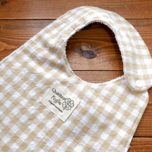 画像2: 【超吸収！魔法のスタイ】ギンガムチェック（ベージュ）【ハンドメイド】マイクロファイバー×コットン生地のよだれかけ【スタイ５枚以上まとめ買いで送料無料！】 (2)