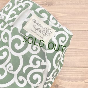 柄の大きさと色味が若干変わります。