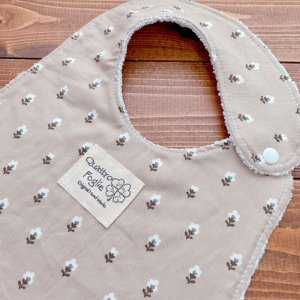 画像2: 【超吸収!魔法のスタイ】北欧プチフラワー(ベージュ)【ハンドメイド】マイクロファイバー×コットン生地のよだれかけ【スタイ5枚以上まとめ買いで送料無料!】花柄 (2)