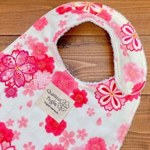 画像2: 【超吸収！魔法のスタイ】 ラメ入り桜（ホワイト）【ハンドメイド】マイクロファイバー×コットン生地のよだれかけ【スタイ５枚以上まとめ買いで送料無料！】花柄,和柄 (2)