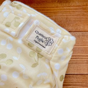 画像2: 【再販なし】ラメチェリー(ベージュ)【よつばのおむつ/日本製/ハンドメイド】 布おむつカバー (透湿性防水布使用)さくらんぼ,再販なし (2)