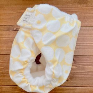 画像3: 北欧フラワーちょうちょ（イエロー）【よつばのおむつ/日本製/ハンドメイド】 布おむつカバー （透湿性防水布使用）花柄 (3)