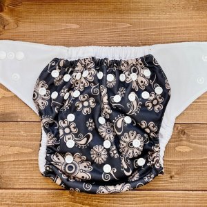 画像2: 「サイケフラワー(ブラック)」立ったまま履けるパンツ型ワンサイズおむつ/トレパンにも♪黒,花柄 (2)