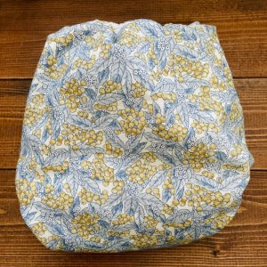 画像4: 再販なし/ミモザっぽい木の実（ブルー＆イエロー）【よつばのおむつ/日本製/ハンドメイド】 布おむつカバー （透湿性防水布使用）フラワー,花柄 (4)
