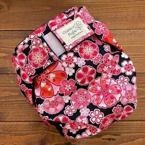 画像2: 和花柄（黒）【よつばのおむつ/日本製/ハンドメイド】布おむつカバー （透湿性防水布使用）フラワー,ブラック (2)