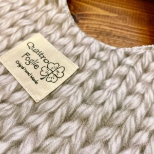 画像3: よだれの多い赤ちゃん必見！ 【魔法のスタイ】 ナチュラル手編みニット風（ベージュ）【ハンドメイド】マイクロファイバー×コットン生地のよだれかけ【スタイ５枚以上まとめ買いで送料無料！】 (3)