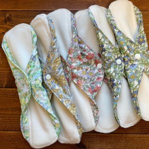 画像8: 【５枚以上まとめ買いで送料無料】 手作り布ナプキン 防水・昼・多い日用 【レギュラーMサイズ】繰り返し使えてお肌に優しい♪ハンドメイド (8)