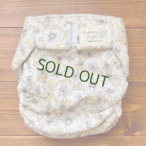 画像1: 大人フラワー（イエロー）【よつばのおむつ/日本製/ハンドメイド】 布おむつカバー （透湿性防水布使用）花柄 (1)