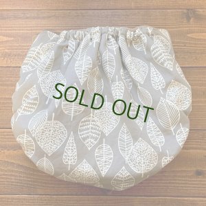 画像3: 北欧ミニリーフ（モカ）透湿性防水布入りトレパン【ハンドメイド】立ったまま交換出来る♪ パンツ型おむつカバー/ベージュ (3)