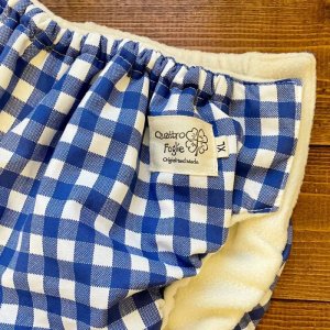 内側：アイボリーになります