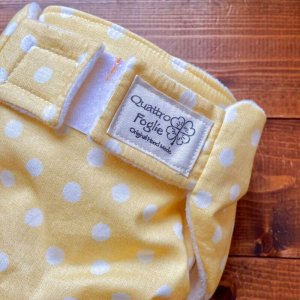 画像2: ぼんぼり水玉（イエロー） 【よつばのおむつ/日本製/ハンドメイド】 布おむつカバー （透湿性防水布使用）ドット,黄色 (2)