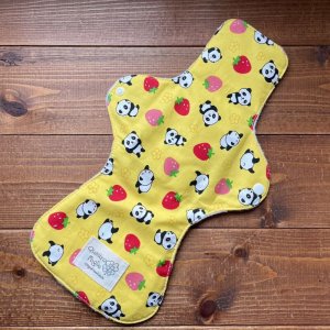 画像1: ¥0プレゼント【お買い上げ11,000円以上特典】 手作り布ナプキン（夜用Lサイズ）パンダいちご (1)