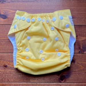 画像1: ¥0プレゼント【お買い上げ13,000円以上特典】 パンツ型ワンサイズおむつ「バナナミルク」 (1)