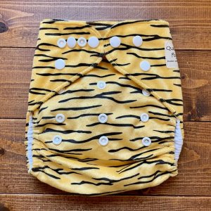 画像1: 早い者勝ち¥0プレゼント 【お買い上げ12,000円以上特典】 訳ありワンサイズおむつ 人気のトラ柄（鬼のパンツ） (1)