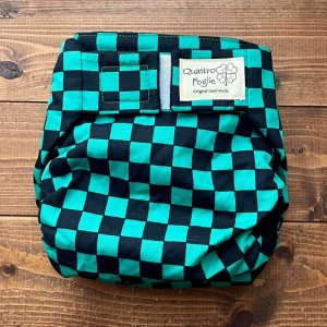 画像1: ¥0プレゼント 【18,000円以上お買い上げ特典】ハンドメイドおむつカバー 市松模様(緑黒）Mサイズ (1)