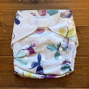 画像1: 早い者勝ち¥0プレゼント 【お買い上げ12,000円以上特典】 訳ありワンサイズおむつ 「水彩フラワー（マジックテープ）」 (1)