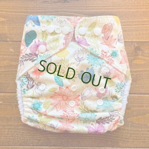 画像1: 早い者勝ち¥0プレゼント 【お買い上げ12,000円以上特典】 訳ありワンサイズおむつ 「フラワーバタフライ（スナップ）」 (1)