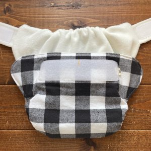 画像2: ブロックチェック（黒ブラック） 【よつばのおむつ/日本製/ハンドメイド】 布おむつカバー （透湿性防水布使用） (2)