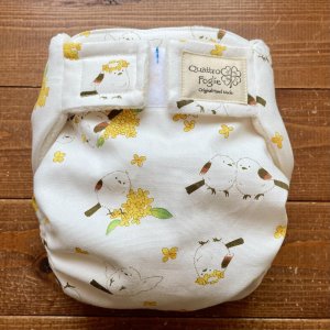 画像1: 金木犀とシマエナガ 【よつばのおむつ/日本製/ハンドメイド】 布おむつカバー （透湿性防水布使用）トリ,フラワー,花柄,秋,キンモクセイ (1)