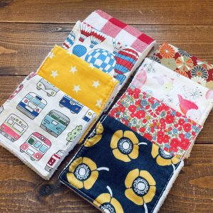 画像2: 【お買い上げ10,000円以上お年賀1/7まで】  超便利なミニハンカチ 【柄はおまかせ】 (2)