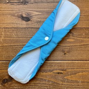 画像3: 【5枚以上まとめ買いで送料無料】 手作り布ナプキン「風のターコイズ」 ｜防水・昼・多い日用【レギュラーMサイズ】 繰り返し使えてお肌に優しいハンドメイド (3)