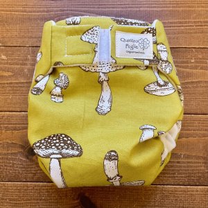 画像1: リアルキノコ（マスタード） 【よつばのおむつ/日本製/ハンドメイド】 布おむつカバー （透湿性防水布使用）きのこ※ご希望のサイズをお知らせください (1)