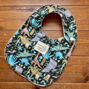 画像1: よだれの多い赤ちゃん必見！ 【超吸収！魔法のスタイ】 ネオ・ジュラシック（ブラック）【ハンドメイド】マイクロファイバー×コットン生地のよだれかけ 【スタイ５枚以上まとめ買いで送料無料！】ダイナソー (1)