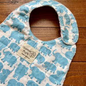 画像2: よだれの多い赤ちゃん必見！ 【超吸収！魔法のスタイ】 ごきげんゾウさん 【ハンドメイド】マイクロファイバー×コットン生地のよだれかけ 【スタイ５枚以上まとめ買いで送料無料！】 水色,ぞうさん (2)