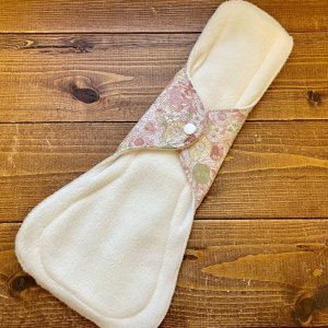 画像3: 夜用布ナプキン30cm 多い日も安心の防水仕様 リバティ風フラワー（ピンク系） 【ハンドメイド】 (3)