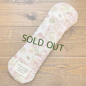 画像5: 【５枚以上まとめ買いで送料無料】 リバティ風フラワー（ピンク系） 手作り布ナプキン 防水・昼・多い日用 【レギュラーMサイズ】繰り返し使えてお肌に優しい♪ハンドメイド (5)