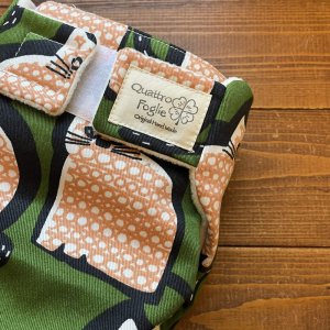 画像2: にゃっとグリーン 【よつばのおむつ/日本製/ハンドメイド】 布おむつカバー （透湿性防水布使用）猫,緑,北欧 (2)