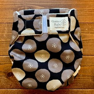 画像1: 北欧あんぱん 【よつばのおむつ/日本製/ハンドメイド】 布おむつカバー （透湿性防水布使用）黒,ブラック,水玉 (1)