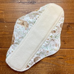 画像3: 【5枚以上まとめ買いで送料無料】 手作り布ナプキン「森のオトモダチ-ナチュラルアニマルズ」 ｜防水・昼・多い日用【レギュラーMサイズ】 繰り返し使えてお肌に優しいハンドメイド (3)