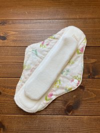 画像2: 布ナプキンお楽しみ3枚セット|レギュラーMサイズ(防水・昼/多い日用)柄は店長おまかせ♪繰り返し使えてお肌に優しいハンドメイド【クリックポスト送料無料】