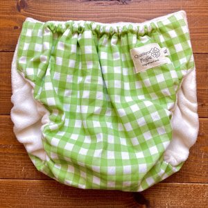 画像1: 【大きいトレパン XL:90-110】 ギンガムチェック（グリーン） パンツ型おむつカバー（防水）立ったまま交換出来る♪緑 (1)