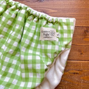 画像2: 【大きいトレパン XL:90-110】 ギンガムチェック（グリーン） パンツ型おむつカバー（防水）立ったまま交換出来る♪緑 (2)