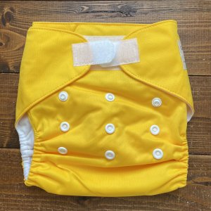 画像1: 早い者勝ち¥0プレゼント 【お買い上げ10,000円以上特典】 ワンサイズおむつ「イエロー マジックテープ」 (1)