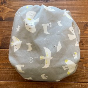 画像4: 北欧-空のおさんぽ 【よつばのおむつ/日本製/ハンドメイド】 布おむつカバー （透湿性防水布使用）グレー (4)