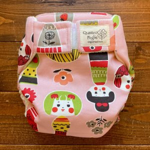 画像1: 北欧こけしちゃん 【よつばのおむつ/日本製/ハンドメイド】 布おむつカバー （透湿性防水布使用）ピンク,コケシ (1)