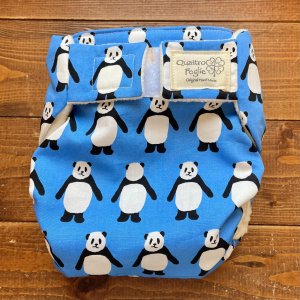 画像1: こっちむいてパンダ（ブルー） 【よつばのおむつ/日本製/ハンドメイド】 布おむつカバー （透湿性防水布使用）青,男の子 (1)