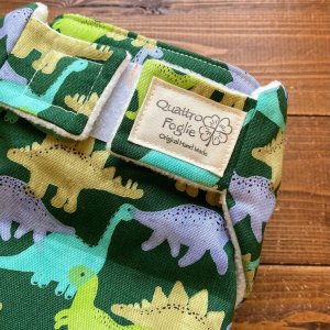 画像2: てくてくダイナソー（グリーン） 【よつばのおむつ/日本製/ハンドメイド】 布おむつカバー （透湿性防水布使用）恐竜,男の子 (2)
