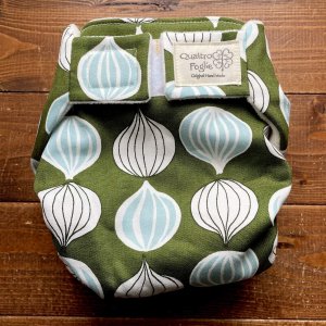 画像1: オシャレ玉ねぎ（グリーン） 【よつばのおむつ/日本製/ハンドメイド】 布おむつカバー （透湿性防水布使用）北欧 (1)