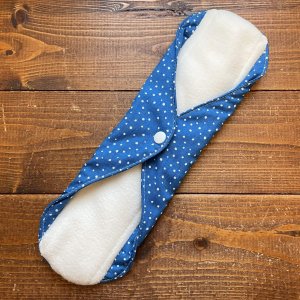画像5: 【5枚以上まとめ買いで送料無料】 手作り布ナプキン「こつぶ（ブルー）」 ｜防水・昼・多い日用【レギュラーMサイズ】 繰り返し使えてお肌に優しいハンドメイド,水玉,ドット (5)