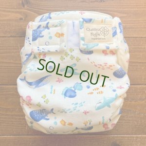 画像1: 海の仲間たち（ホワイト白） 【よつばのおむつ/日本製/ハンドメイド】 布おむつカバー （透湿性防水布使用）魚,ジンベエザメ,クジラ (1)