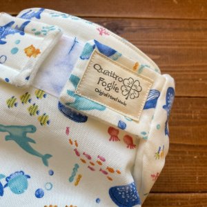 画像2: 海の仲間たち（ホワイト白） 【よつばのおむつ/日本製/ハンドメイド】 布おむつカバー （透湿性防水布使用）魚,ジンベエザメ,クジラ (2)